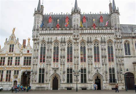 Gothische zaal en gotische gewelfindeling in het stadhuis van Brugge