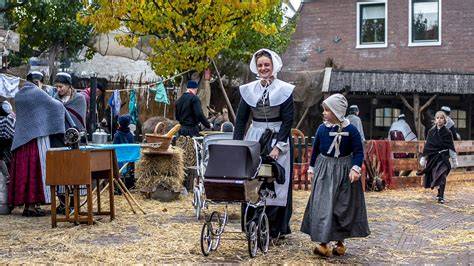 Impressies van bezoekers en historisch geïnspireerde figuranten