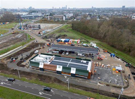 Afbeelding: opening McDonald’s Vlissingen (winkelgebied langs A58) - duurzaamheidsvoorzieningen zoals zonnepanelen en carports