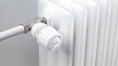 Diagram: Stapsgewijze installatie van een thermostatische radiatorknop