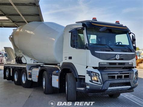 Foto van Volvo FMX 10x4 betonmixer in actie
