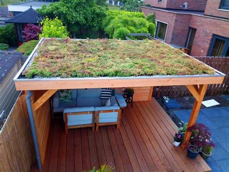 Overkapping en sedumdak opties op prefab tuinkantoor