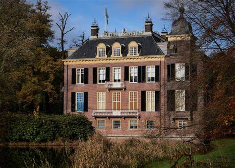 Infographic: structuur Gelders Huis met drie bouwdelen en luchtbruggen
