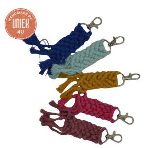 Macramé hangers in verschillende kleuren