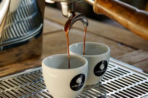 Koffieproeverij en oud kantoorinterieur