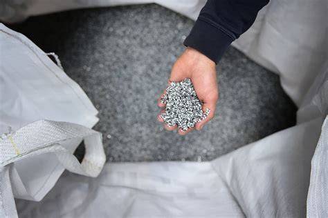 Infographic: relatie tussen soortelijk gewicht, volume en massa van veel gebruikte materialen (lood, staal, beton, zand, grind)