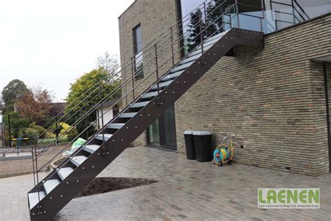 Diagram: preferente combinaties van materialen voor een buitentrap (beton, hout, metaal, steen)