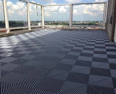 Illustratie: stappenplan voor leggen van kliktegels op balkon/dakterras