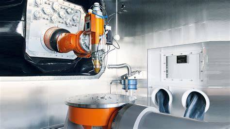 Robotarmen en prefab-modulen in industriële fabrieksomgeving
