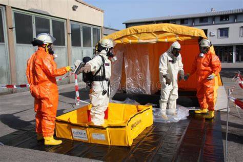 Foto: Containment en onderdrukopstelling tijdens sanering