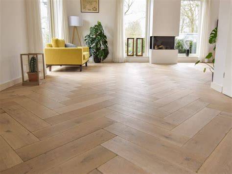 Voorbeeldpatronen PVC: visgraat, brede planken, tegeldessin