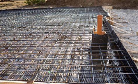 Infographic: Betonplaat met bekisting en bodemput