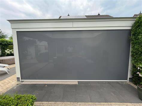 Installatieoverzicht screens onder overkapping