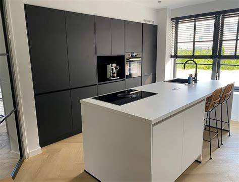 Voorbeeld keuken met nieuwe fronten en werkblad
