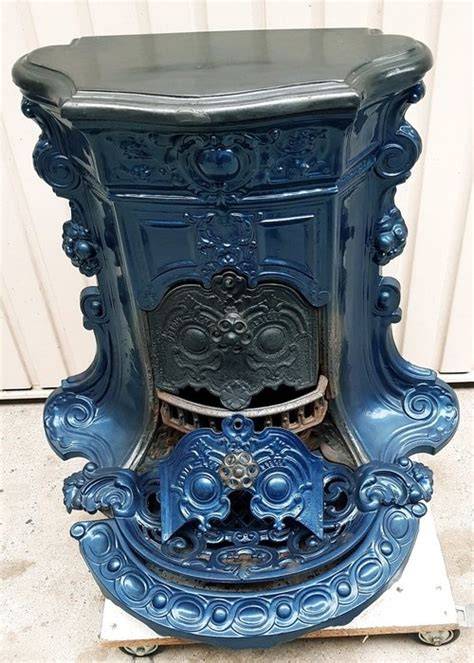 Foto: Voorbeelden van Art Nouveau en Art Deco gietijzeren radiatoren