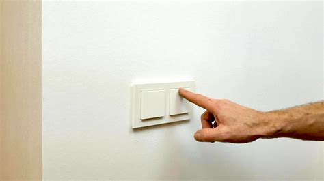 Een diagram dat de 'lichtschakelaar' van bekering en de complexiteit van de 'installatie' erachter (Gods genade, Woord en Geest) uitlegt.