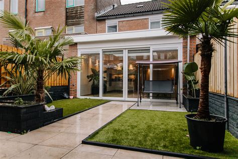 Vergelijkingstabel: Voordelen en Nadelen Houten vs. Stenen Aanbouw