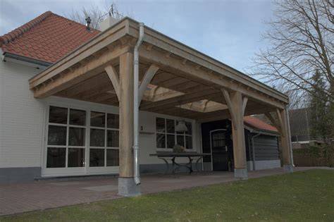 Foto: robuuste eiken overkapping