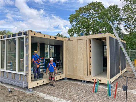 Foto: montage bij prefab productie