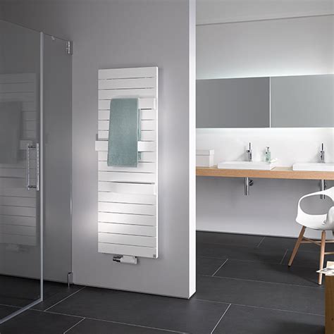 Deze designradiator van de Florian-serie is gemaakt in trapvorm en is een absolute aanwinst voor uw badkamer