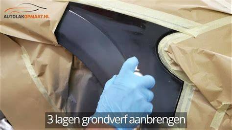 Foto van voor- en na-polijsten bij autolak