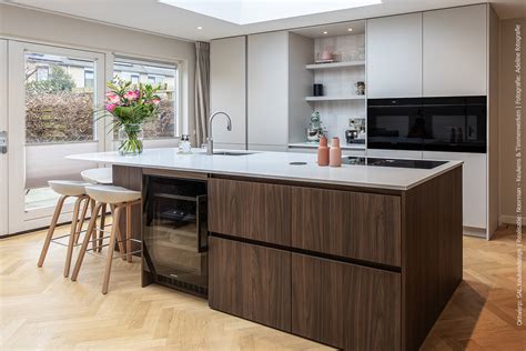 Ergonomische keukenopstelling met nadruk op werkhoogte en opbergruimte