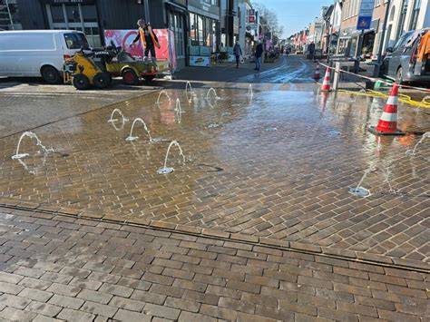 Foto: vernieuwd centrum Wolvega met fontein en bestrating