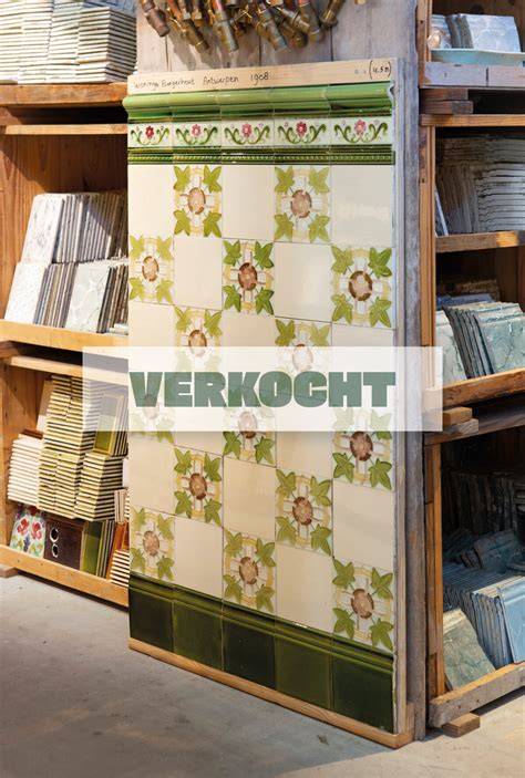 Geglazuurde wandtegels en tegeltableaus