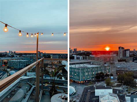 Afbeelding: panoramisch uitzicht over Eindhoven vanaf het dakterras van VANE