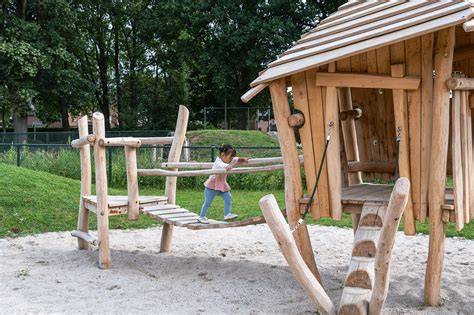 Infographic over betonnen buizen in speeltuinen: functies, installatie en onderhoud