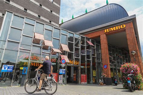 Infographic die de circulaire aanpak van de Jumbo in Bergen op Zoom illustreert, met percentages voor hergebruik en recycling.