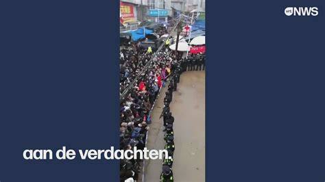 Infographic over vernedering en groepsbinding: publieke vernedering versterkt of verzwakt saamhorigheid?