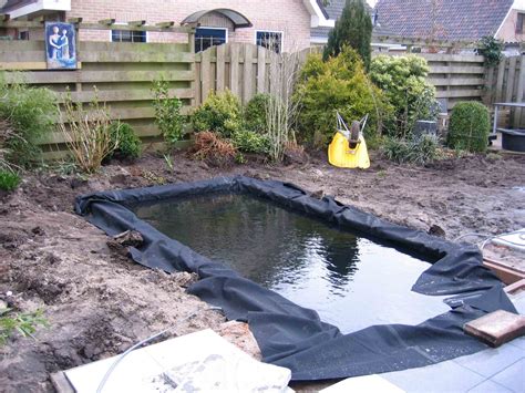Vijver met Ecolan folie en waterelement