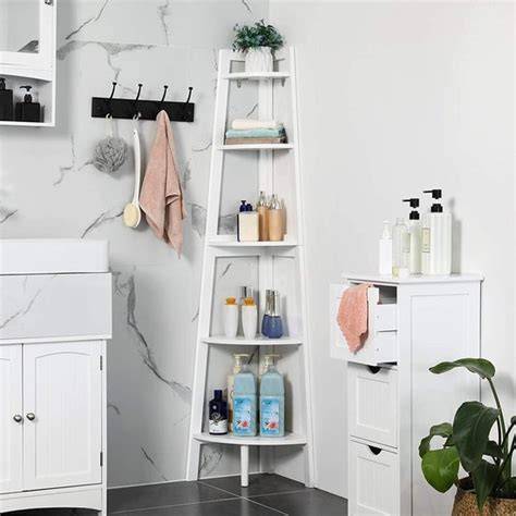 Wit hoekrek in moderne badkamer: voorbeeldindeling