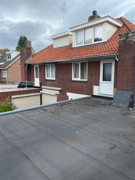 Foto van het Krijnen Dak & Zinkwerk pand in Steenbergen
