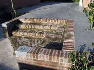 Gedetailleerde foto van een gemetselde trap trede met stabilisé en verlijmde traptrede