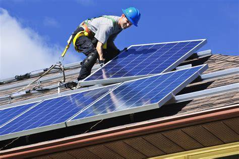 Infographic: Veilige werken op hoogte (hgezocht; montage van zonnepanelen, valbeveiliging en hulpdiensten)