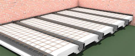Schematische weergave van een balken broodjesvloer met isolatie en vloerverwarming.