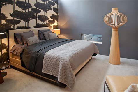 Voorbeeld van barok-gestreept behang in slaapkamer