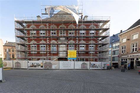 Renovatie van de Wagnerflat: voorgevel en entree, vernieuwde keuken en badkamers
