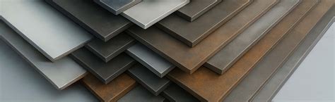 Verschillende soorten regenpijpmaterialen: zink, kunststof, staal