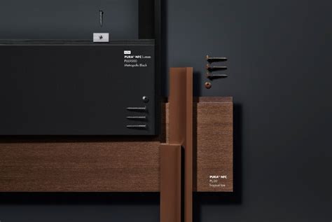 Close-up van Trespa Pura NFC gevelplanken in potdeksel profiel met een houttextuur