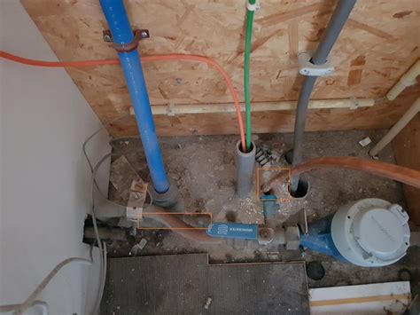 Detail van een mantelbuis rondom een waterleiding