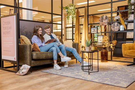 Image: Radiatorbekleding als zitplek en eetplek