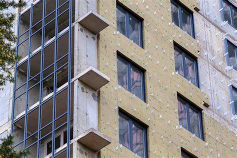 Infographic: samenvatting Rockpanel vs Trespa eigenschappen, verwerking en kosten
