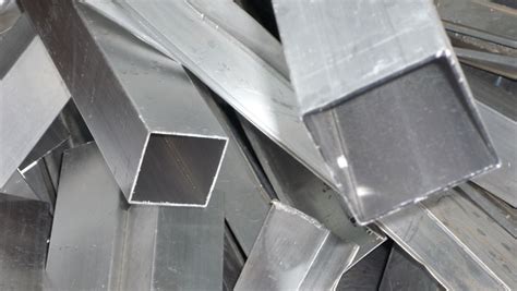 Foto van verschillende soorten ijzer en metaalschroot