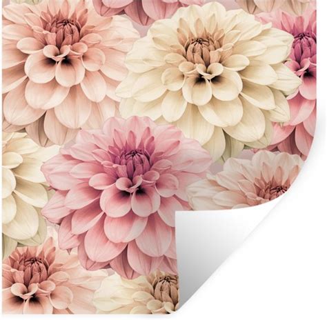 Close-up van dikke, voelbare roze glitters op zelfklevend behang.