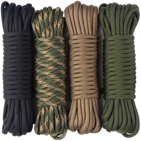 Illustratie van verschillende geknoopte paracord armbanden in diverse kleuren.