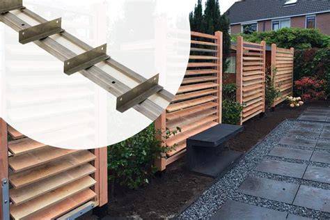 Systeemoverzicht van Flex Fence met rails, lamellen en verbindingspunten