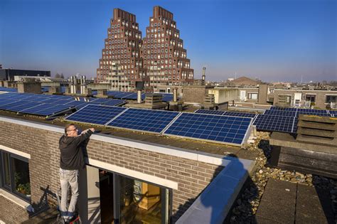 Visualisatie van zonnepanelen op het dak van het nieuwe Sportpark Almelo
